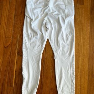 White Athleta Capri Athletic Leggings  size L